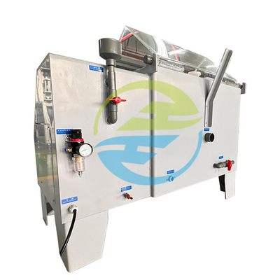 Máquina de teste de salinagem 120V 60Hz fonte de alimentação 108L capacidade Simula com precisão ambiente de salinagem com controlador automático de nível de água